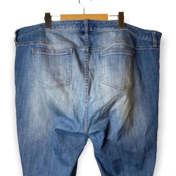 Torrid Girlfriend Distressed Light Wash  Jeans 20R - Picture 5 of 12